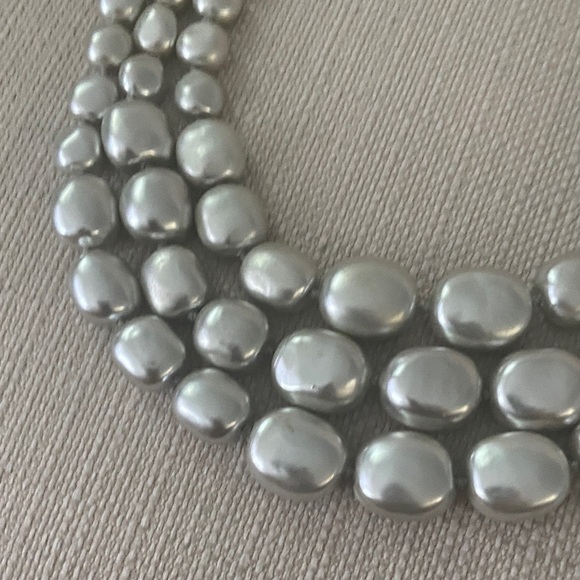 Elegant Silver Pearl Necklace - Picture 4 of 11